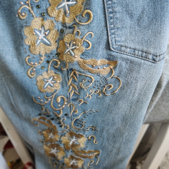 Women's Venus Blue Denim Embellished Embroidered Distressed Jeans Sz 8 - Picture 13 of 14